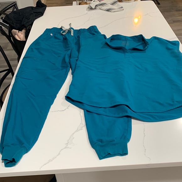 Figs Other - Figs set - medium pants / small top